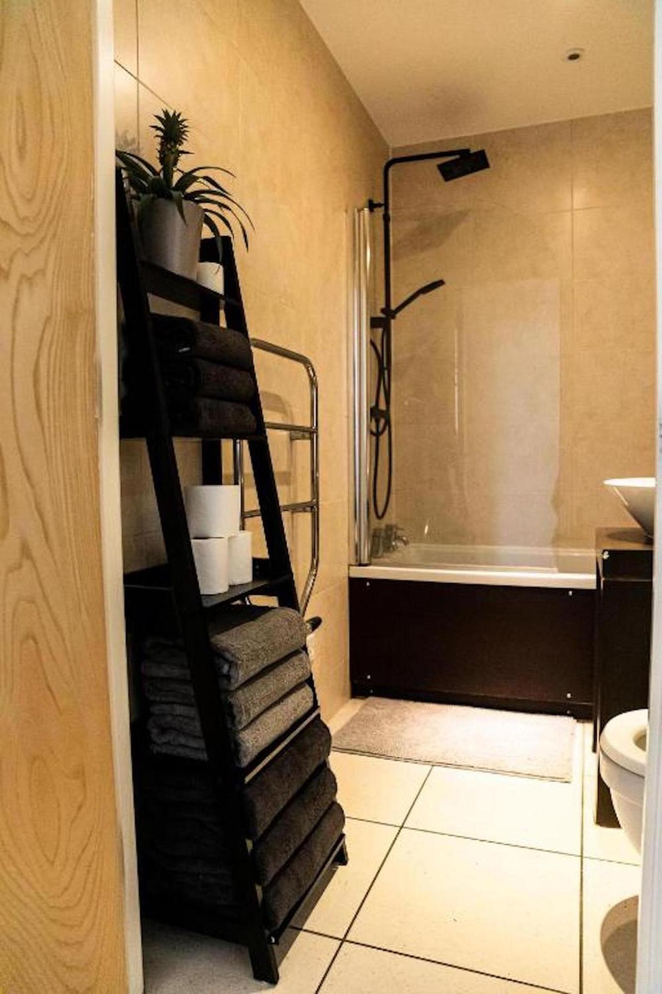 Modern 2 Bedroom Near Tower Bridge Free Parking Appartement *